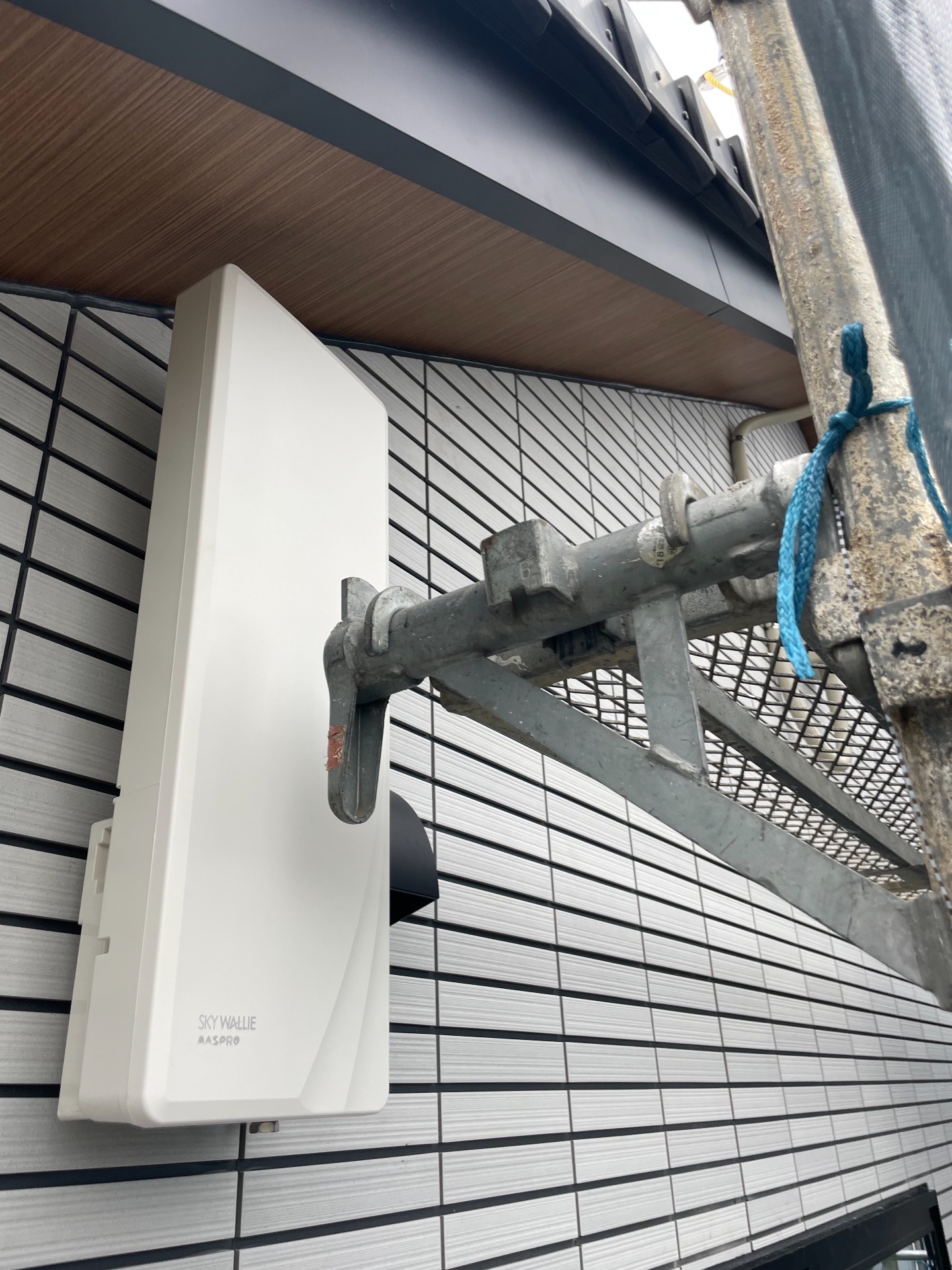 東京都三鷹市縦棒アンテナ工事（デザイン）